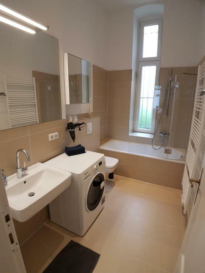 Lang Re By Rockchair Apartments L Superhost Status L 2 Bedrooms Boxspringbeds In City Center - Cozy Family & Business Flair Welcomes You! Berlin Exterior foto